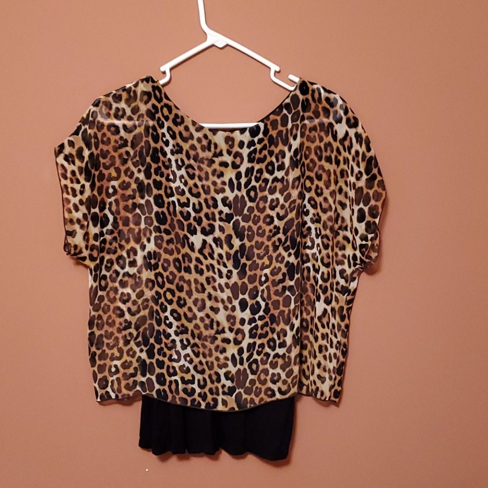 Leopard print top